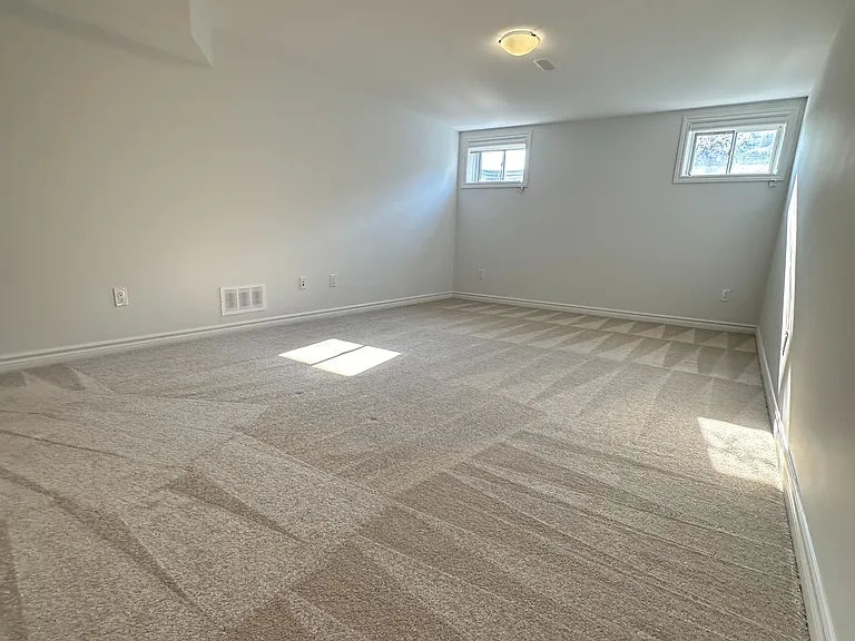 532 Supernova St — Photo 35
