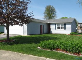 247 Chantilly Row E, Northwood, OH 43619