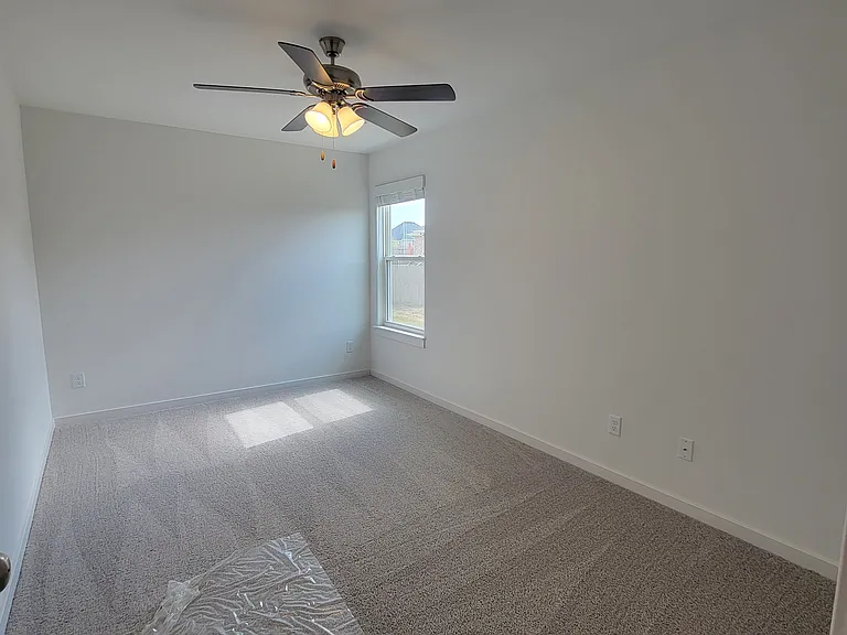 5796 W Holdcroft Dr — Photo 8