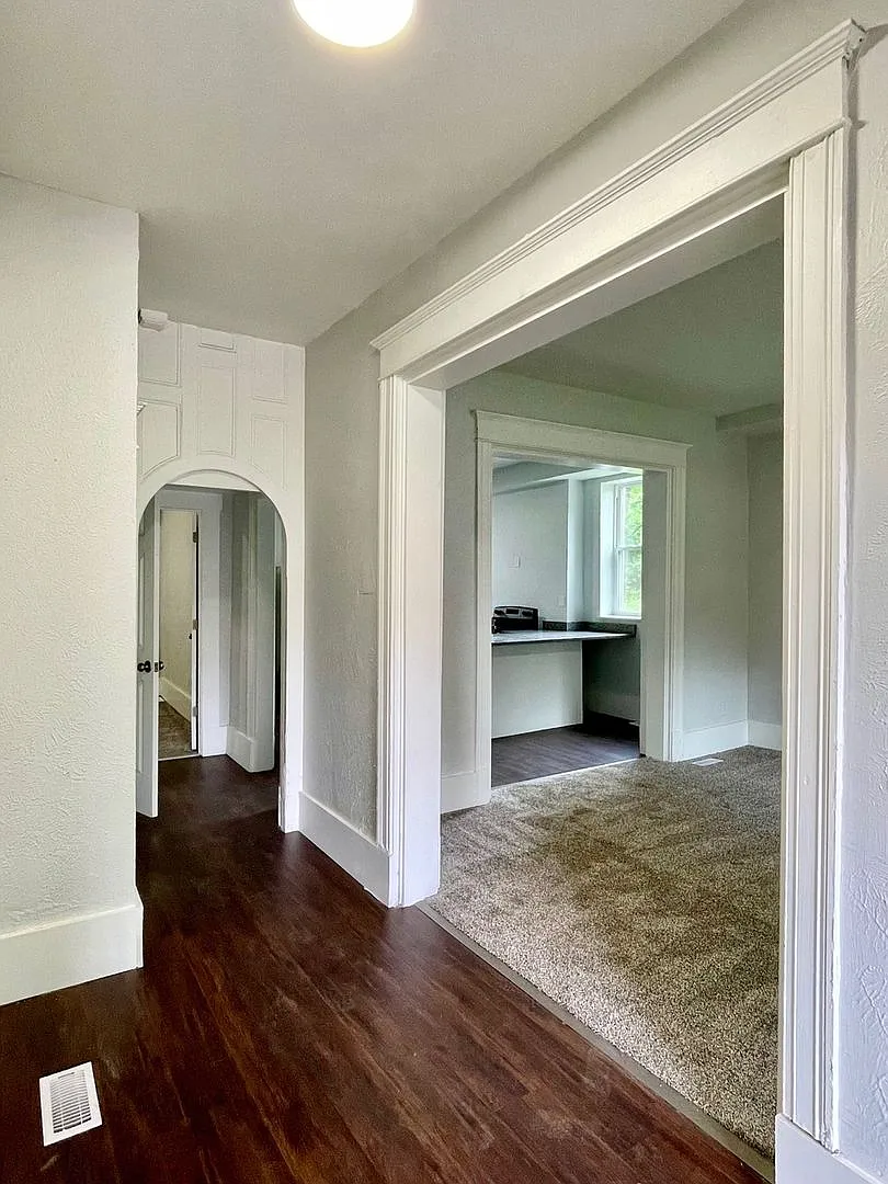 1107 South Ave — Photo 2