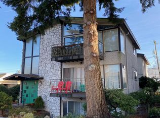 2610 44th Ave SW #203, Seattle, WA 98116
