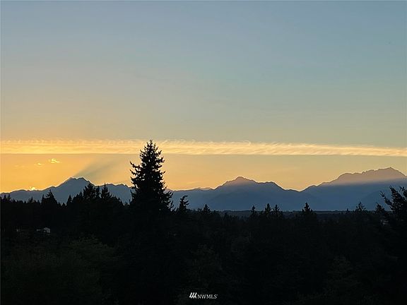 Western mountain views and sunsets.