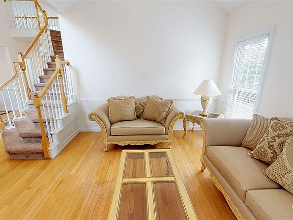 3rd image of 222 Shalimar Dr