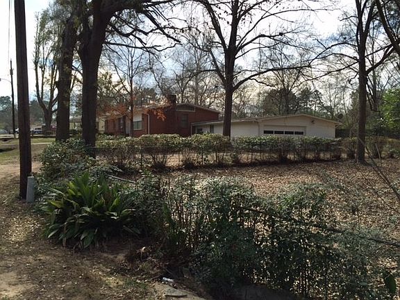 3rd image of 310 E Ann Dr