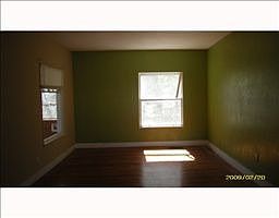 2nd image of 122 N Orange Ave
