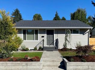 3222 47th Ave SW, Seattle, WA 98116