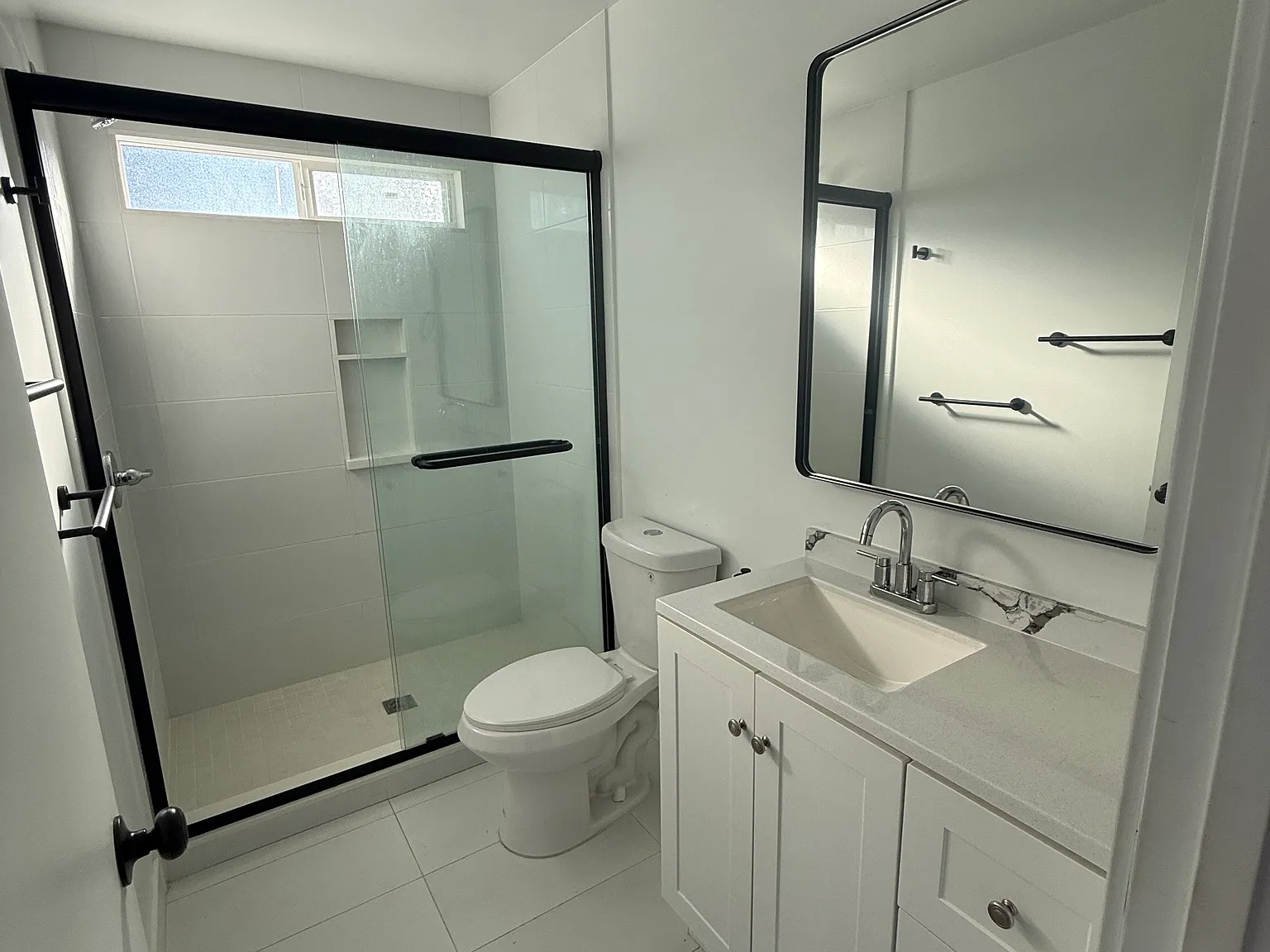 2 bed, 648 sqft, $2,850 — Photo 2