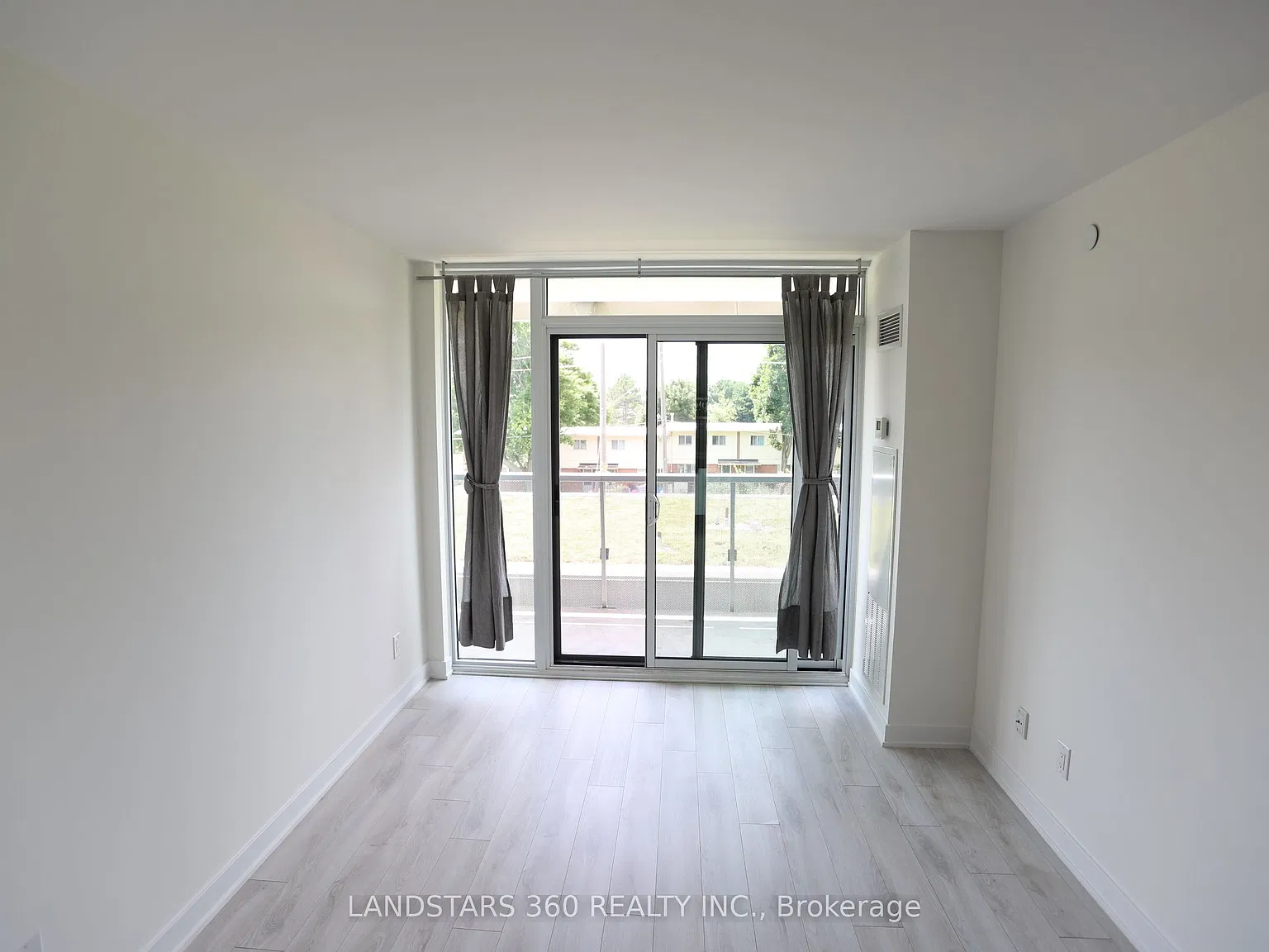 1 bed, $2,100 — Photo 3