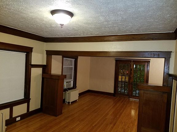 3rd image of 2922 Jackson St APT 8