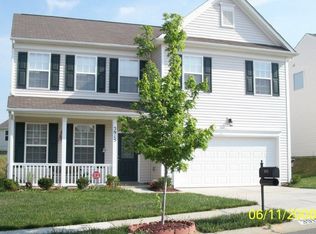 3915 Hunter Hill Ln, Charlotte, NC 28216