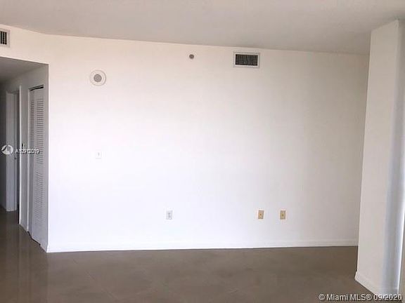 5th image of 1 Glen Royal Pkwy APT 702