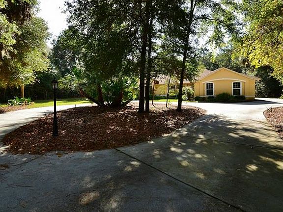 3rd image of 1940 Glenwood Oaks Ln