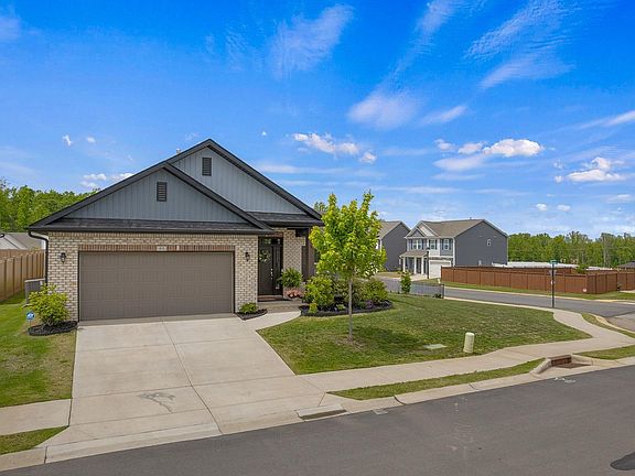 2nd image of 61 Woodcross Dr