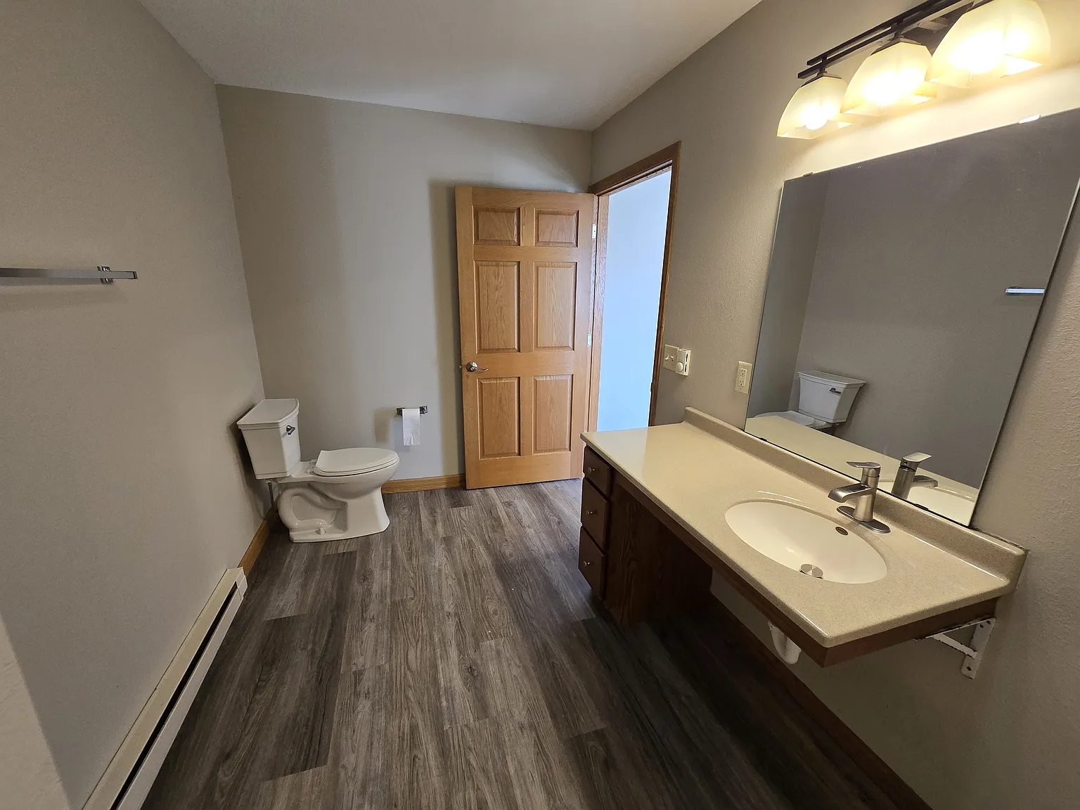 1 bed, 1000 sqft, $1,100 — Photo 2