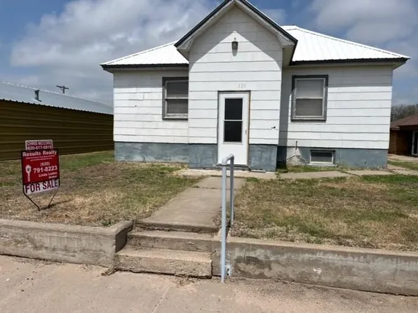 325 E Long St, Dighton, KS 67839