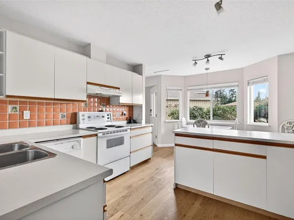 130 Corbett Rd #8, Saltspring Island, BC V8K 1T2