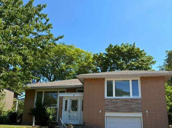 9 Caronport Cres, Toronto, ON M3A 1G9