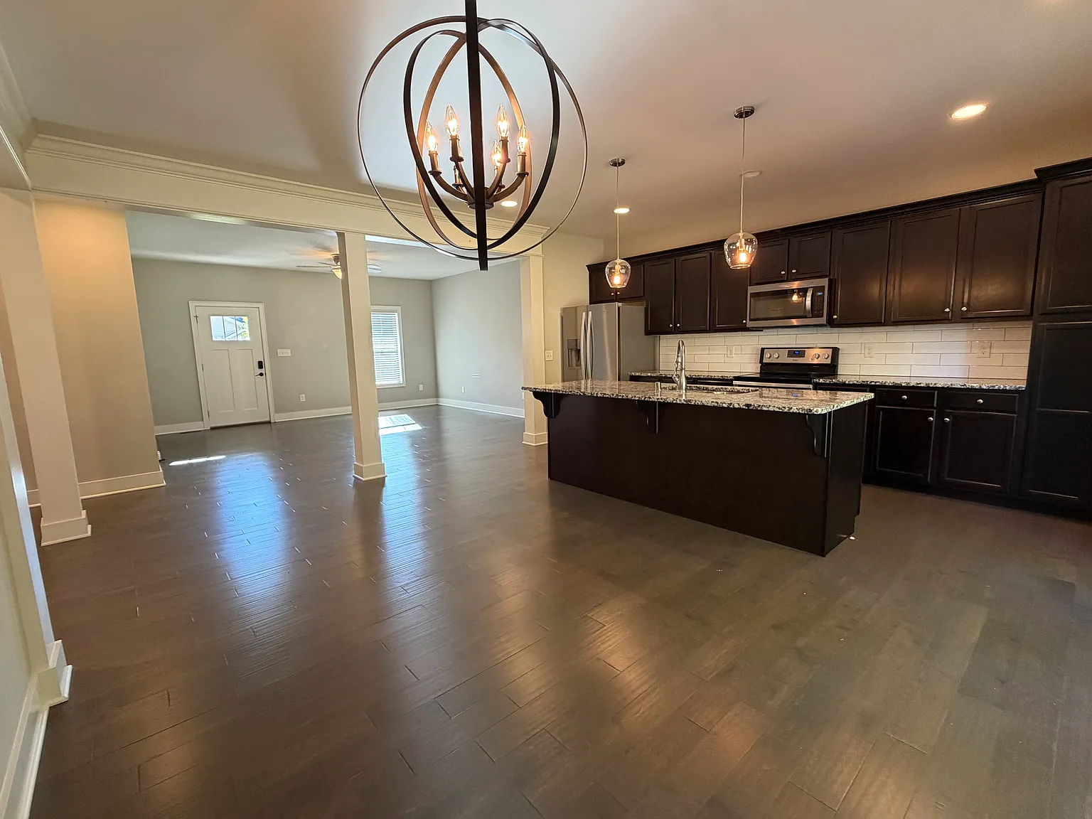 3 bed, 2075 sqft, $2,000 — Photo 4
