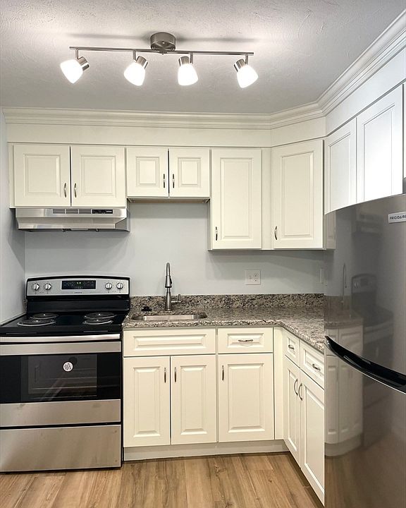 1st image of 37 Fountain Ln APT 4