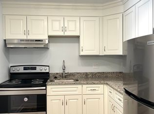 37 Fountain Ln APT 4, Weymouth, MA 02190