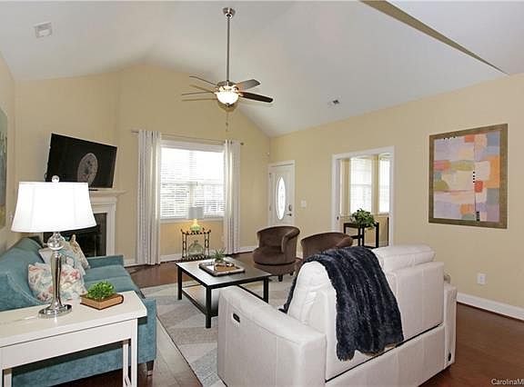 5th image of 2453 Royal Anne Dr