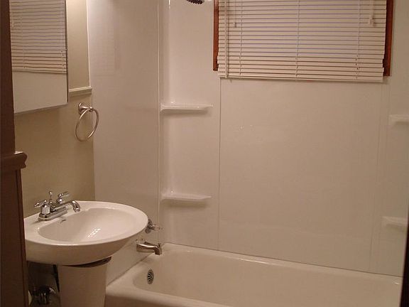 5th image of 1531 Beverly Dr