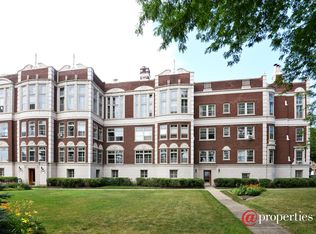 476 Sheridan Rd APT 1, Evanston, IL 60202
