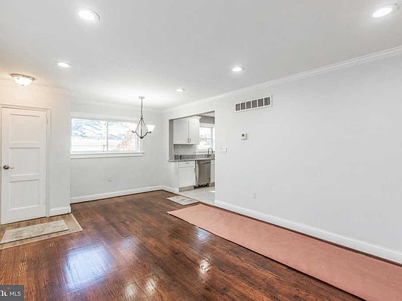 3rd image of 7103 Gateway Blvd