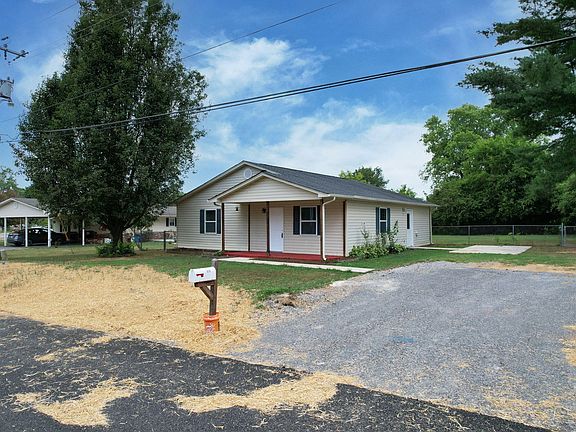 3rd image of 2024 Gregory Ln NW