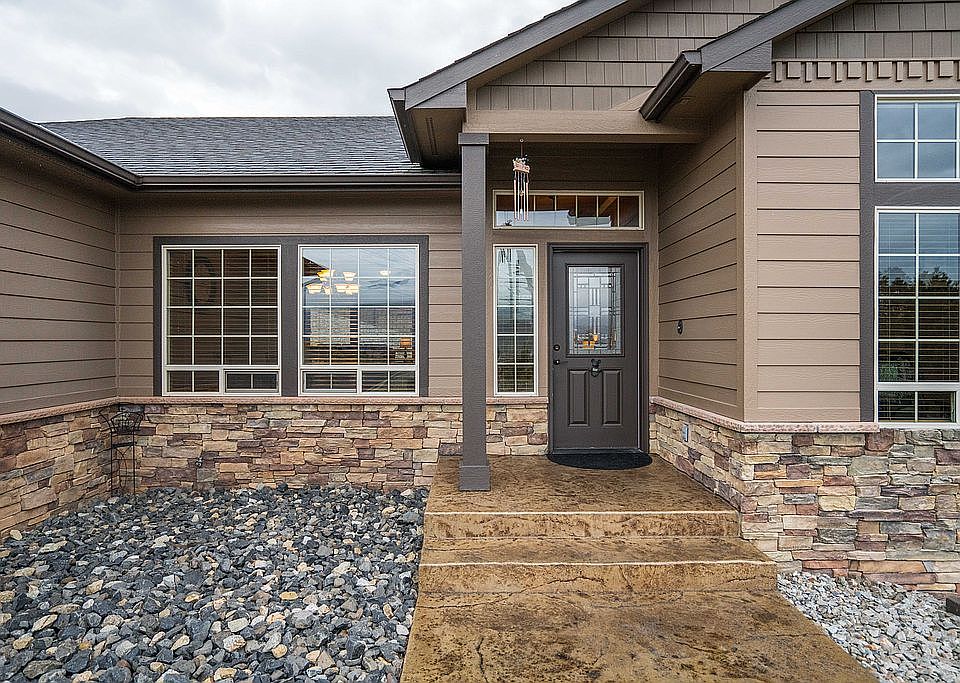 1st image of 3426 Knob Hill Dr