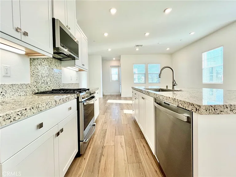 27054 Hummingbird Ln — Photo 11