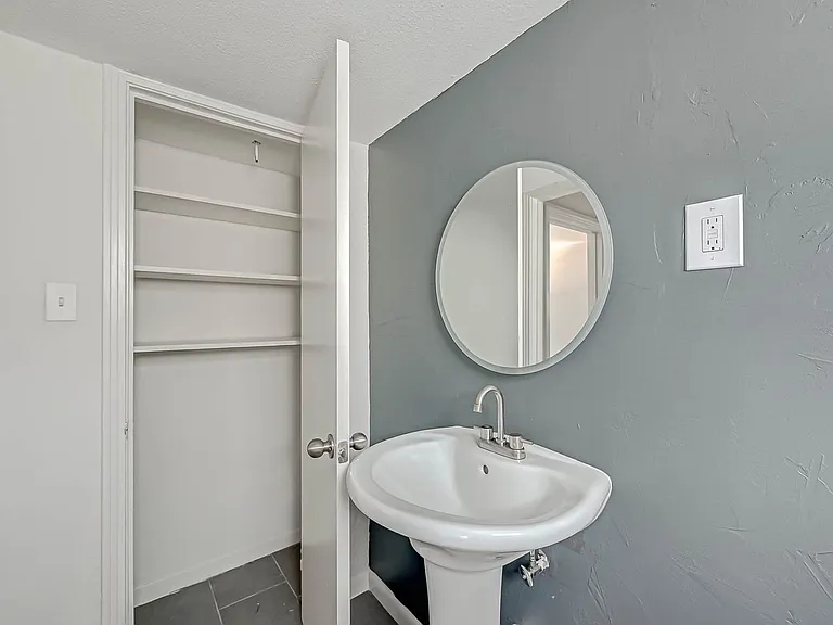 2420 McDuffie St — Photo 11