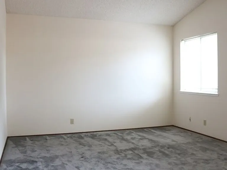 3591 Woodley Dr — Photo 20