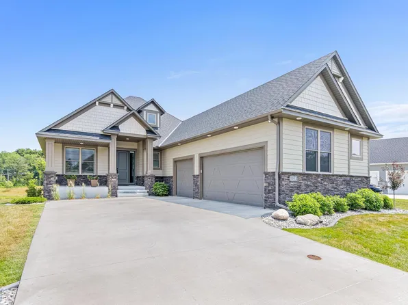 1953 Annika Dr N, Lake Elmo, MN 55042