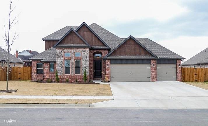 1st image of 5702 W Lakewood Ct