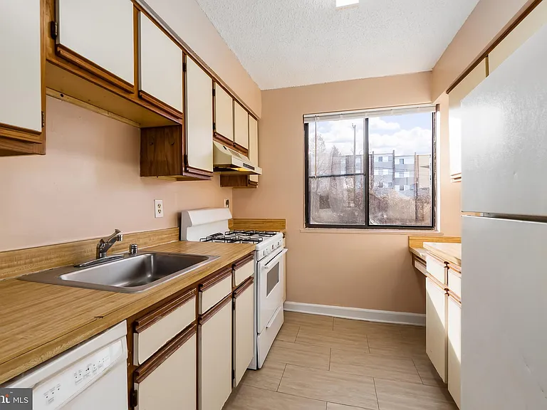 4717 1st St SW #303 — Photo 7