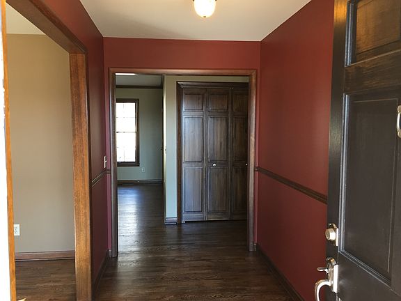 5th image of 142 Catherine Dr SE