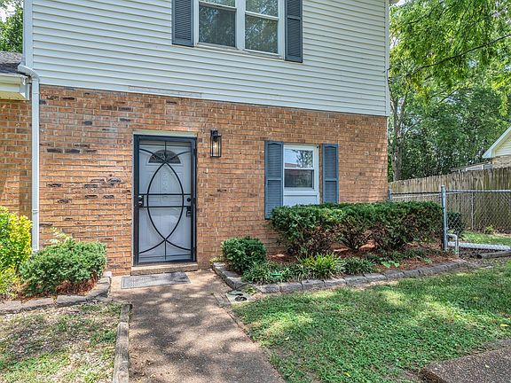 4th image of 226 Macfie Dr