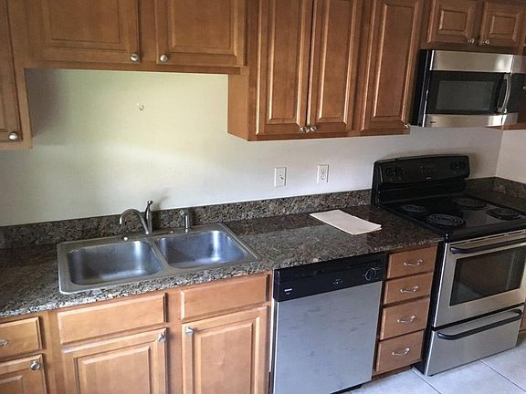 4th image of 5871 Gen Haig St