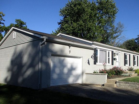 3rd image of 2555 Beechcrest Dr