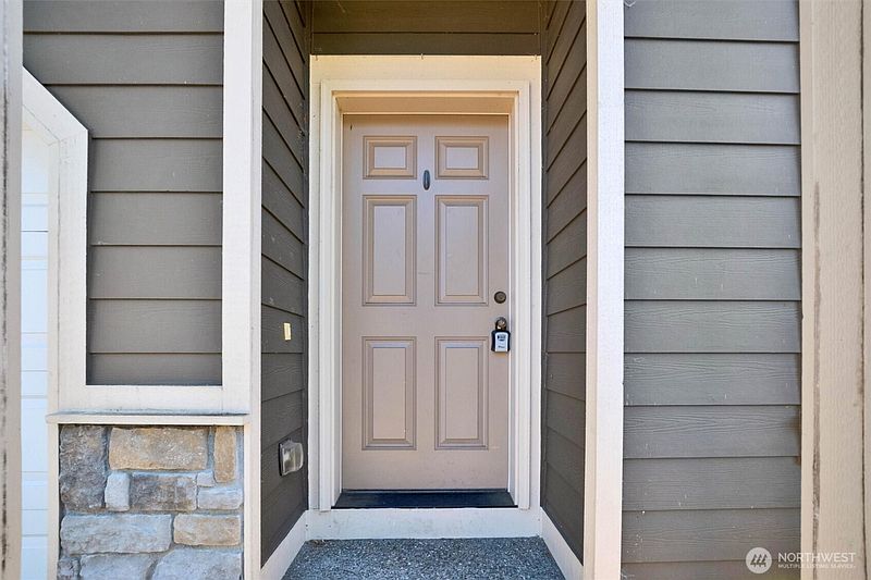 3rd image of 2426 Stafford Way
