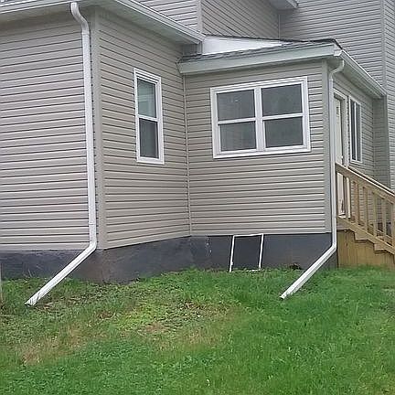 3rd image of 812 N Frederick Ave