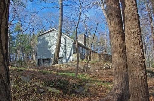 3rd image of 18 Paine Ave