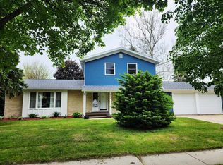 942 Mulberry St, Lake Mills, WI 53551