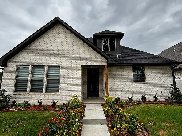 7 Fernwood Dr — Photo 1