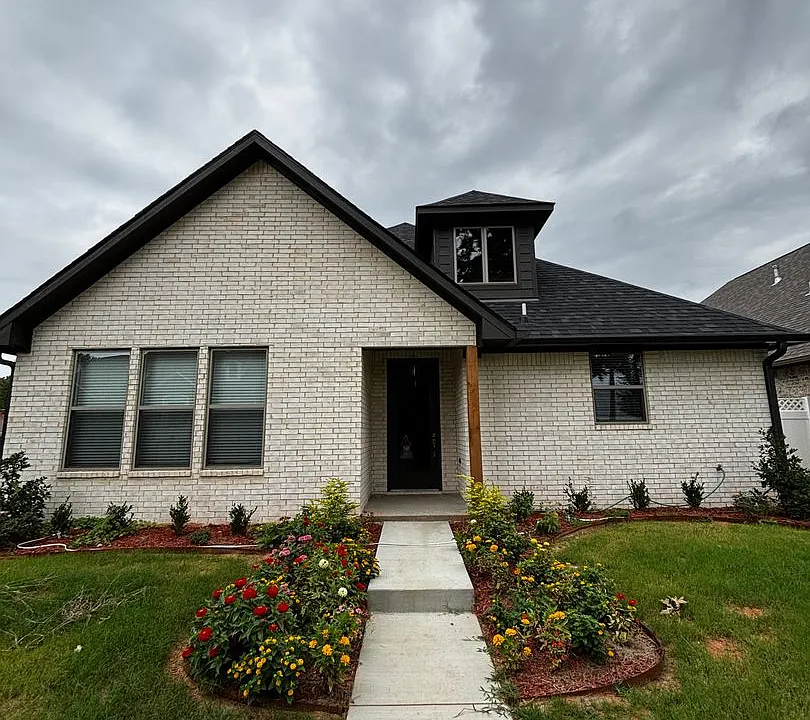 7 Fernwood Dr