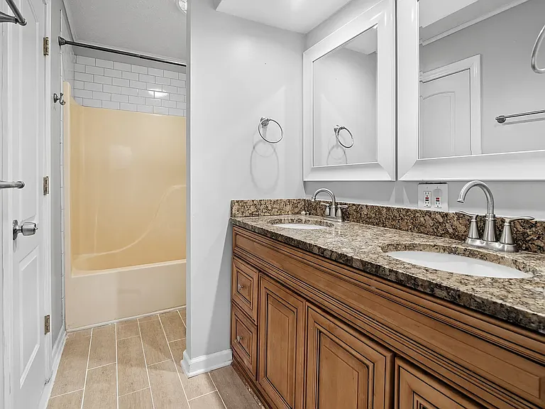 6069 Northbend Dr — Photo 14