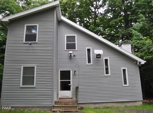 9889 Breezeway Ter, Tobyhanna, PA