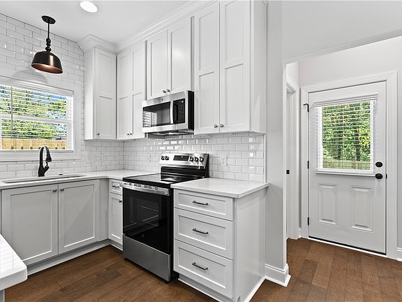 5th image of 103 Brannon Ave