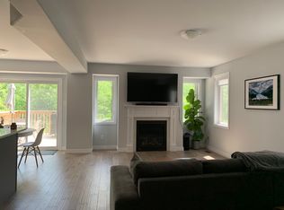 614 Lemay Grv #1A, Peterborough, ON K9K0G9